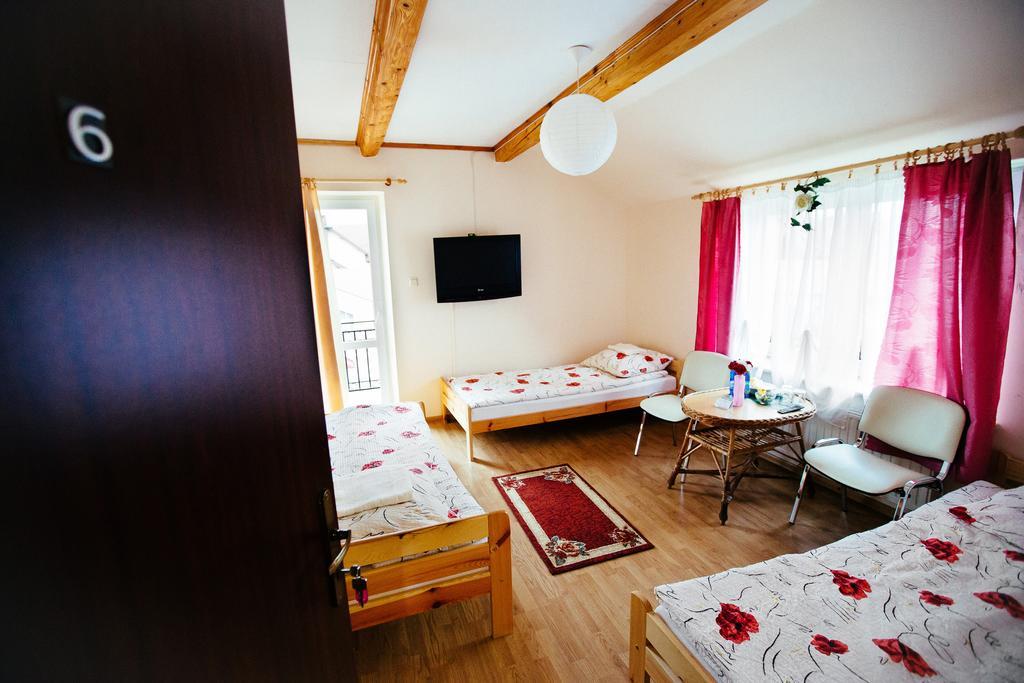 Tanie Noclegi 2 Kielce Ngoại thất bức ảnh