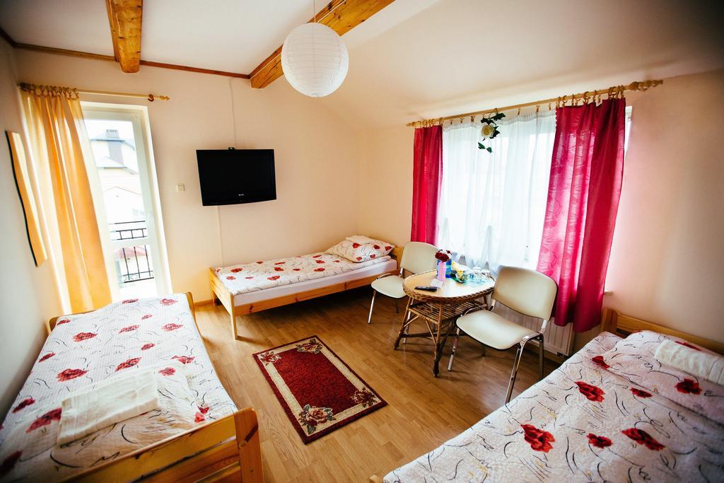 Tanie Noclegi 2 Kielce Phòng bức ảnh