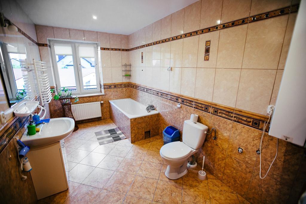 Tanie Noclegi 2 Kielce Ngoại thất bức ảnh